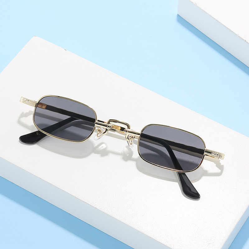 New Small Frame Square Sunglas - Metal Photo Panel 评论和价格